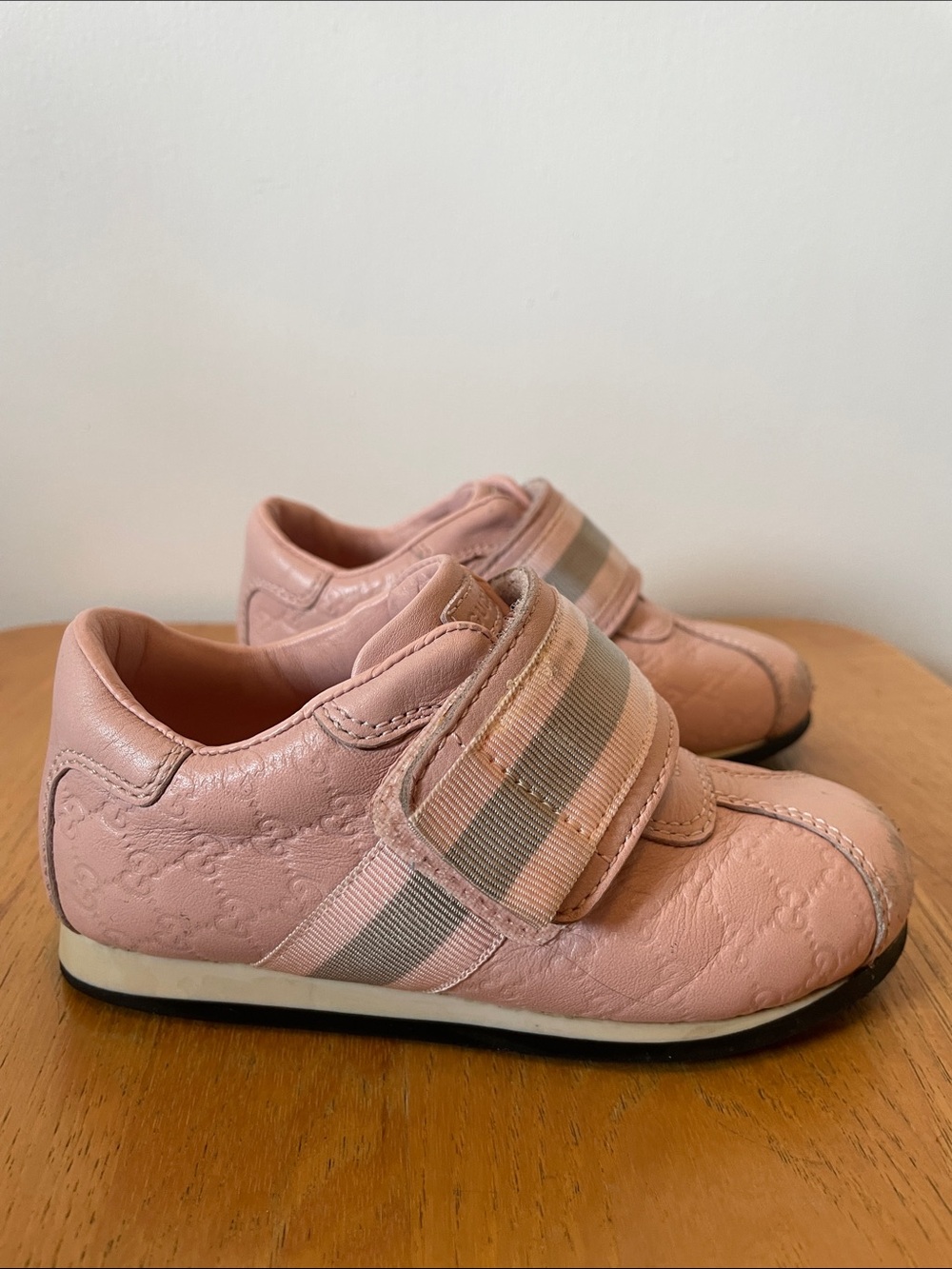 Distressed Gucci Toddler Blush Pink Leather Velcro Stripe Sneakers Size 23/6.5